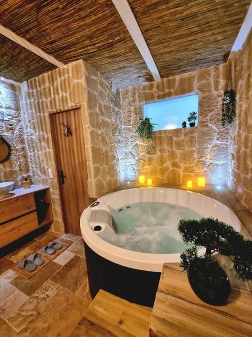 Les Spas De La Mer, Suite & Spa, Love Room, Plein Coeur Du Grau Le Grau-du-Roi Exterior foto