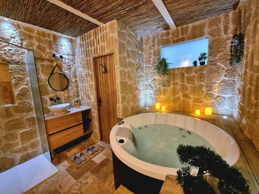 Les Spas De La Mer, Suite & Spa, Love Room, Plein Coeur Du Grau Le Grau-du-Roi Exterior foto